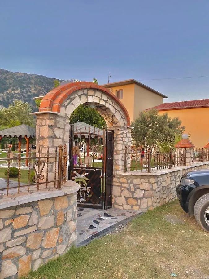 Vila Hotel Velipojë 0*,