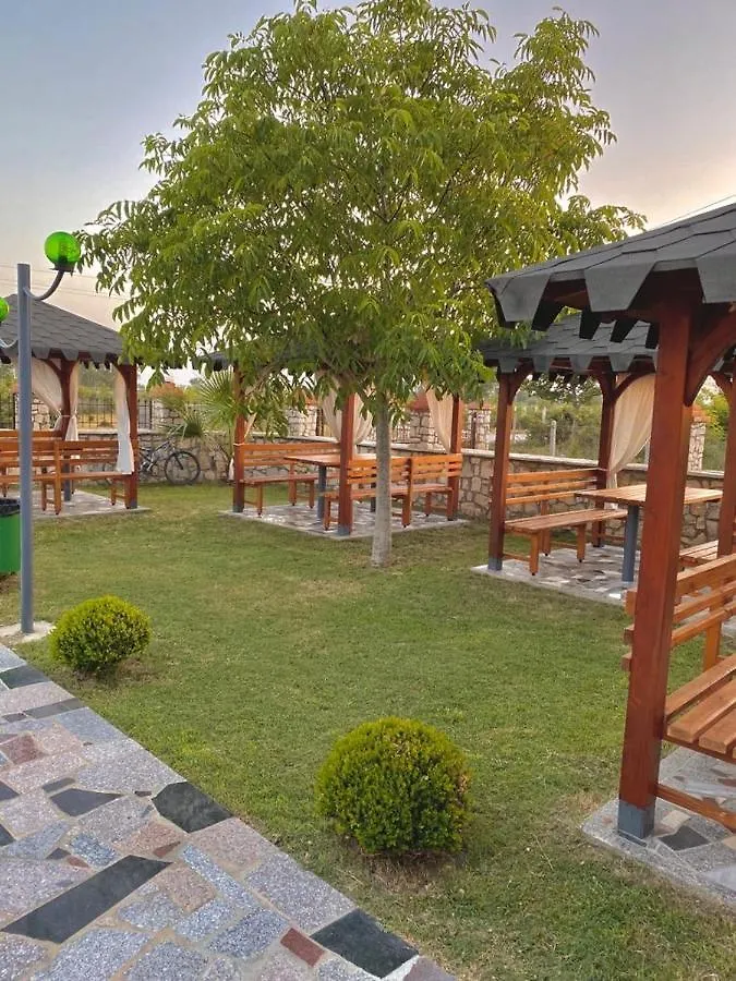 Vila Hotel Velipoje Albania